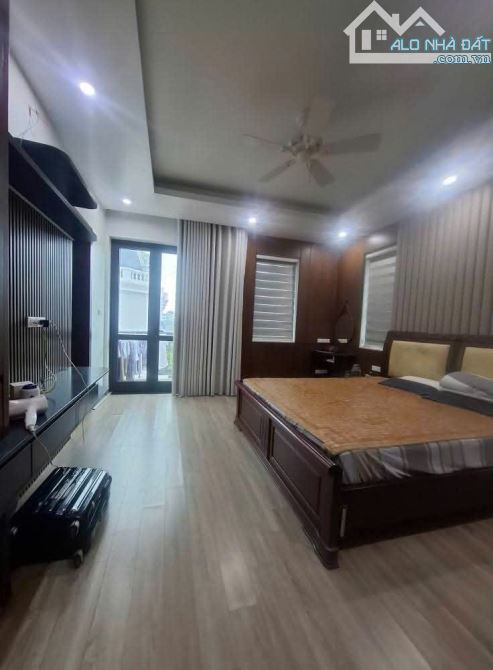 SIÊU PHẢM LUXURY(KIẾN HƯNG)HÀ ĐÔNG,P.LÔ VỈA HÈ Ô TÔ TRÁNH,3 THOÁNG,80MX6T,GIÁ 22,8 TỶ - 3