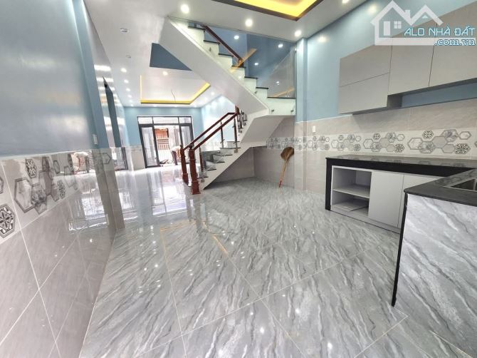 NHÀ 2 TẦNG XÂY MỚI 100% TÂN XUÂN 3 HÓC MÔN  - ĐƯỜNG XE TẢI - 62M2  - CHỈ 3,8 TỶ TL.    ✅️ - 3