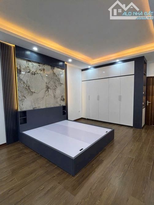 SIÊU PHẨM MẶT NGÕ THÔNG KINH DOANH - Ô TÔ NGỦ TRONG NHÀ - 3