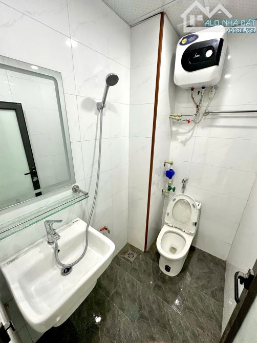 Cho Thuê CCMN Ngõ 401 Xuân Đỉnh 25m2 Studio Cửa Sổ Ban Công Thang Máy Ô Tô Đỗ Gần, Gần Chợ - 3