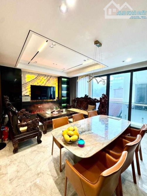 Bán nhà phố ngọc lâm - Ô TÔ THANG MÁY 6 TẦNG - 50M2 , 6.4MT GIÁ 18 TỶ - 4