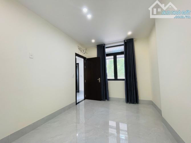 Bán nhà 3 tầng sát mặt tiền kiệt ô tô đậu Lê Ngô Cát , Thuỷ Xuân , Tp Huế vị trí thuận lời - 4