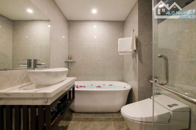 Nhà 3 tầng với 12 phòng Hùng Vương phố cổ Hội An, hồ bơi đầy đủ - 4