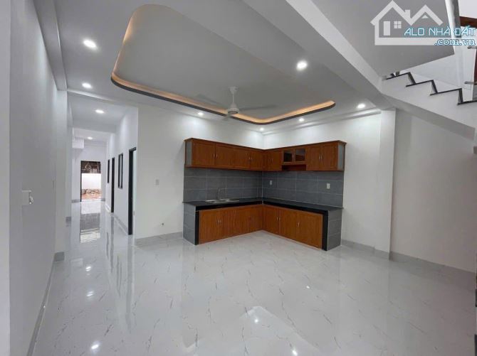 Chỉ 400tr mỗi tháng góp 7tr, Nhận nhà 1 Trệt 1 Lửng Đúc Sân Xe Hơi gần Cây Xăng Đức Hưng - 4