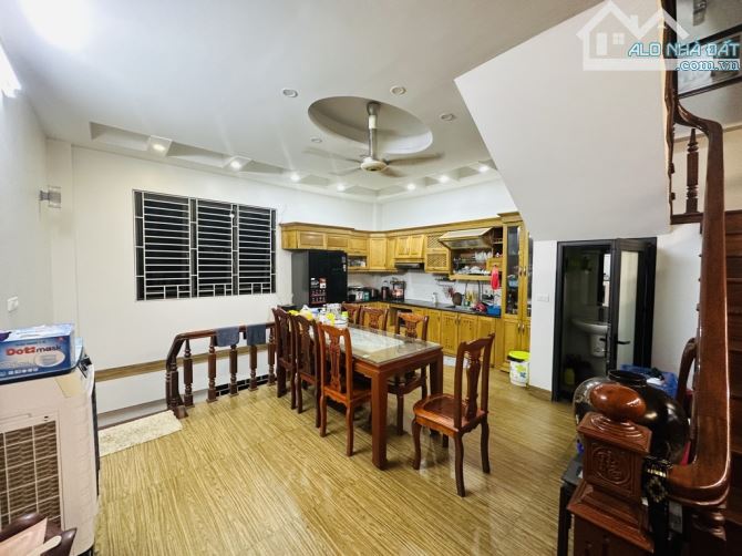 B.ÁN NHÀ-NGÔ GIA - DÂN XÂY -60m2-4T NHỈNH 9.4 TỶ-MẶT TIỀN RỘNG -GẦN PHỐ -DK DÒNG TIỀN  ĐỈN - 4