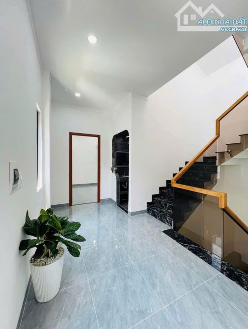 GIÁ TỐT NHÀ NGUYỄN BIỂU,QUẬN 5. GIÁ 4TỶ130/65m2(5mx13m).SỔ HOÀN CÔNG. ĐANG CHO THUÊ 27TR/T - 4