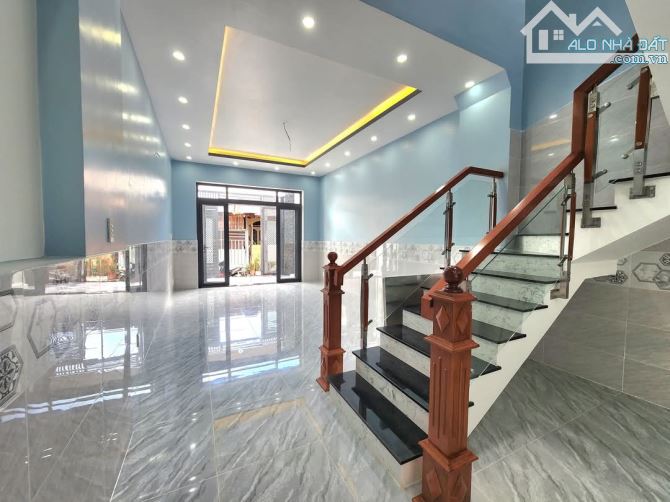 NHÀ 2 TẦNG XÂY MỚI 100% TÂN XUÂN 3 HÓC MÔN  - ĐƯỜNG XE TẢI - 62M2  - CHỈ 3,8 TỶ TL.    ✅️ - 4