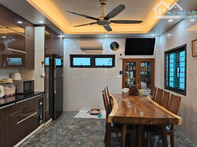 Bán nhà Phố Thạch Bàn Long Biên 65 m2, gara oto, thang máy, 8 tầng, MT 4.5 m giá hơn 14 tỷ - 4