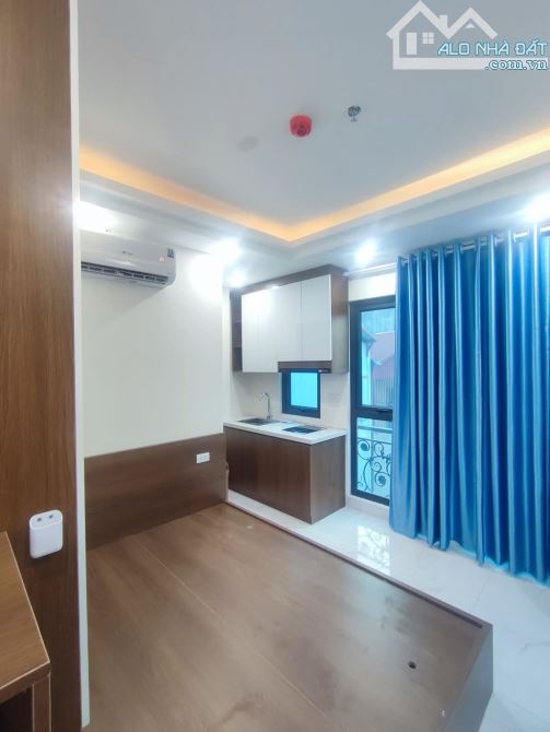 Tổng 11 phòng cho thuê - 50m2 - 2 mặt ngõ - 7 tầng thang máy cách phố Cự Lộc 30m - 11 tỷ - 4