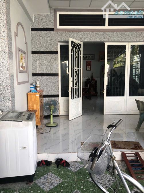 CẦN BÁN NHÀ CẤP4 SỔ HOÀN CÔNG ĐỦ HẺM Ô TÔ ĐƯỜNG HL11 NGAY UBND TÂN QUÝ TÂY - 5