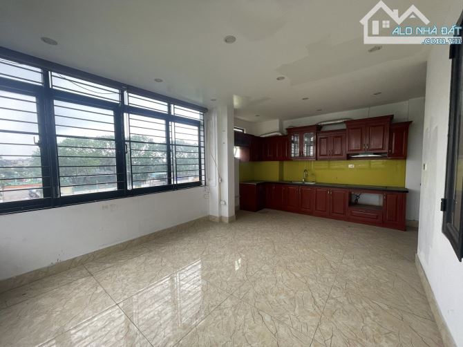 LÂM DU 50m.12 TỶ.7 TẦNG.6.5MT MẶT PHỐ Ô TÔ TRÁNH - LÔ GÓC - THANG MÁY - 5