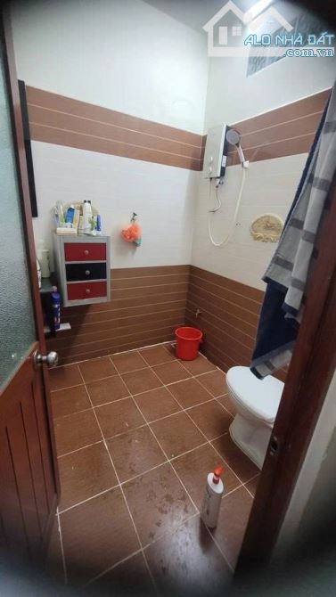 Nhà bán: đường Trần Văn Quang. Q Tân Bình. DTSD 80m2. 3 tầng, giá 10,6 tỷ - 6