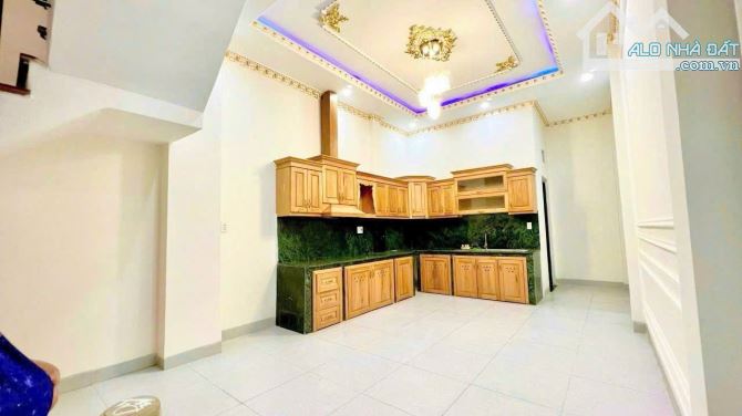 BÁN NHÀ 1 TRỆT 2 LẦU MẶT TIỀN ĐƯỜNG LỚN - KDC HÓA AN - CỔNG SAU POUCHEN. GIÁ CHỈ 4,3 TỶ - 6
