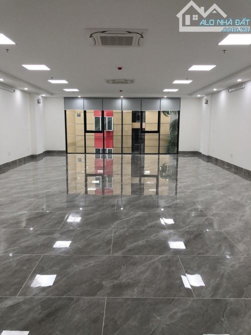 Cho thuê mặt phố Trần Phú – Hà Đông .DT : 100 M * 8 Tầng + 1 Hầm.MT : 6 M. Thông sàn - 7