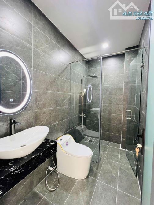 GIÁ TỐT NHÀ NGUYỄN BIỂU,QUẬN 5. GIÁ 4TỶ130/65m2(5mx13m).SỔ HOÀN CÔNG. ĐANG CHO THUÊ 27TR/T - 7