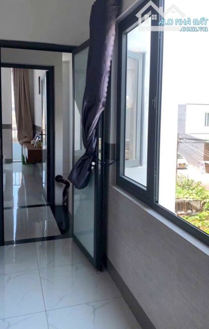 Bán căn nhà lầu 71,5m2 mặt tiền đường Hiền Vương, Thanh Hải, Phan Thiết - 7