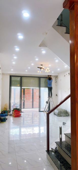Ngộp bán gấp nhà đất mặt tiền Nhơn Trạch,kho, xưởng,kinh doanh giá rẻ 8,3tr/m.Gọi ngay 24H - 8