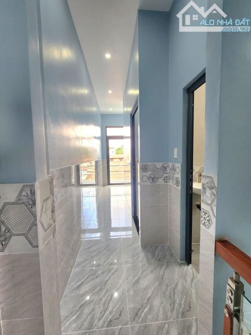 NHÀ 2 TẦNG XÂY MỚI 100% TÂN XUÂN 3 HÓC MÔN  - ĐƯỜNG XE TẢI - 62M2  - CHỈ 3,8 TỶ TL.    ✅️ - 8