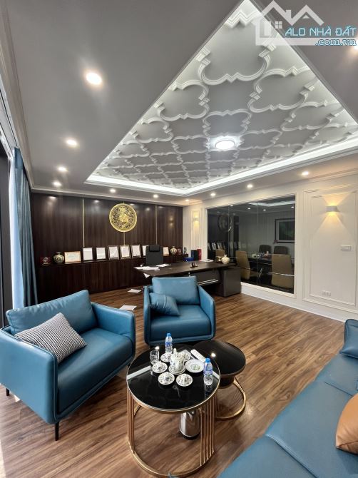 Cho thuê mặt phố Trần Phú – Hà Đông .DT : 100 M * 8 Tầng + 1 Hầm.MT : 6 M. Thông sàn - 9