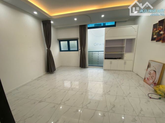 Cho thuê liền kề Galaxy Vạn Phúc – Tố Hữu.DT : 100 M * 6 Tầng.MT : 6 M.Chia phòng.giá 36t - 9