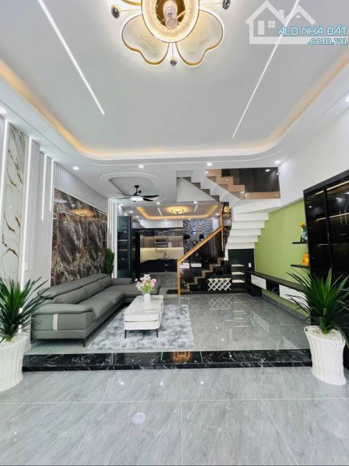 GIÁ TỐT NHÀ NGUYỄN BIỂU,QUẬN 5. GIÁ 4TỶ130/65m2(5mx13m).SỔ HOÀN CÔNG. ĐANG CHO THUÊ 27TR/T - 9