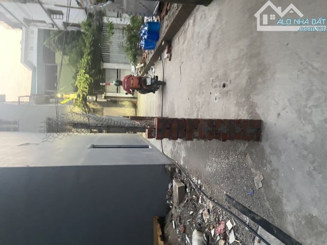 SIÊU RẺ - NHỈNH 14TỶ - NHÀ DÂN XÂY – NGUYỄN SƠN 60M2 - NGÕ THÔNG - Ô TÔ - 1