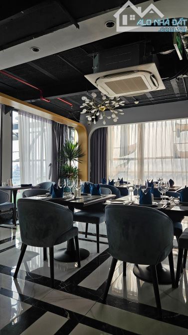 Bán gấp khách sạn mặt phố VIP Quận Hoàn Kiếm - 175m2x12T - 180 TỶ