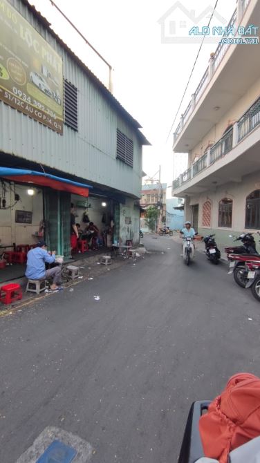 NHÀ ĐẸP GIÁ RẺ_ÂU CƠ_QUẬN 11_2 TẦNG_2 PHÒNG NGỦ_XE HƠI ĐẾN TẬN NHÀ