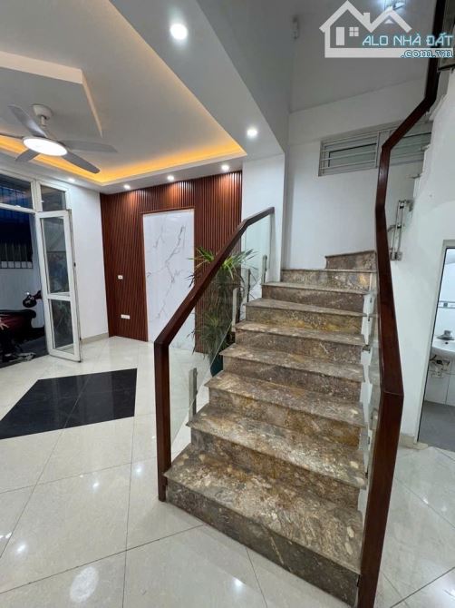 ❤️❤️ SIÊU HIẾM - NHỈNH 5 TY - 30M NHÀ PHỐ NGỌC LÂM, NGÕ THÔNG- 1 BƯỚC RA Ô TÔ,   ✅ Vị trí