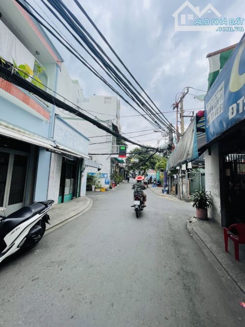 Âu Dương Lân P3Q8, 42m2, nhỉnh 4 tỷ, tương lai 2 mặt tiền