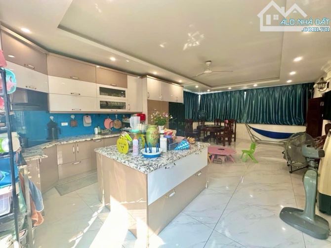 PHÂN LÔ BÀN CỜ – Ô TÔ TRÁNH – THANG MÁY – 2 MẶT THOÁNG – KINH DOANH VĂN