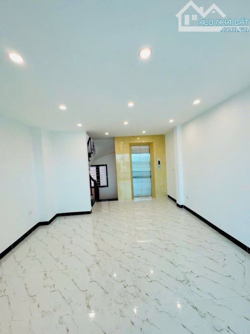 BÁN NHÀ PHỐ HỒNG TIẾN -VỊ TRÍ HIẾM KINH DOANH ĐỈNH 59 M- 14,95TỶ