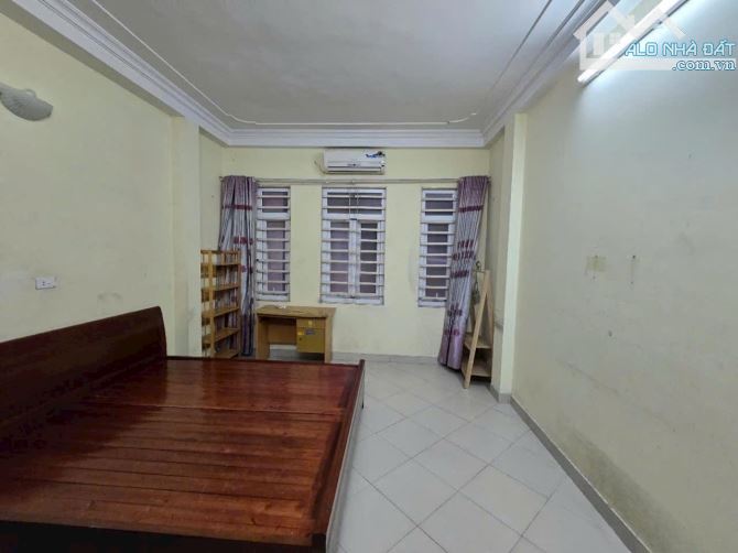 MAI DỊCH 30M2/ 5 TẦNG/ MT 3,7 / 6,6 TỶ