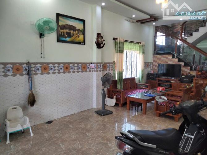 Bán nhà mặt tiền đường 10m5 thông ra biển Sơn Trà 168m2 ngang 6m