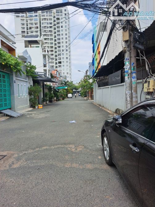 BÁN NHÀ 4 TẦNG – XE HƠI VÀO TẬN NHÀ – TRẦN XUÂN SOẠN, QUẬN 7
. GIÁ NHỈNH 10 TỶ