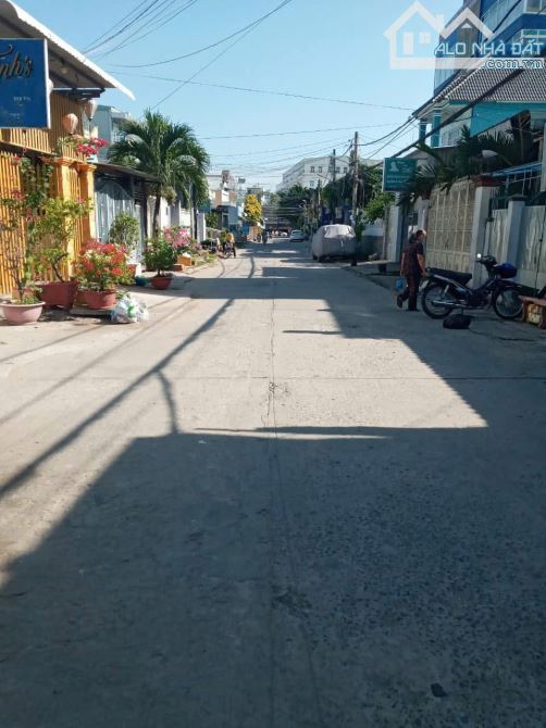 Đến hẹn Siêu phẩm nhà góc 2 mặt tiền Hóc Môn chỉ 730Tr, Sổ riêng thổ cư, 70m2