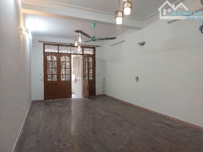 RẺ NHẤT KHU VỰC 💥 BÁN NHÀ NGỌC LÂM - LONG BIÊN 210m2 x MT 4m, ĐẮC ĐỊA, SIÊU TO 💸 5.4 TỈ