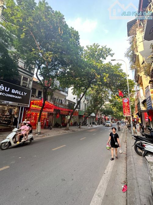 SIÊU PHẨM MẶT PHỐ, TRUNG TÂM BA ĐÌNH, BÁN ĐẤT TẶNG NHÀ PHỐ ĐỘI CẤN 145M,53 TỶ