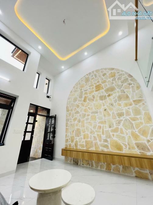 BÁN NHÀ MẶT PHỐ MAI ANH TUẤN - LÁNG HẠ - ĐỐNG ĐA  💰 Giá: 70 tỷ 📏 Diện tích sổ đỏ: 108m²