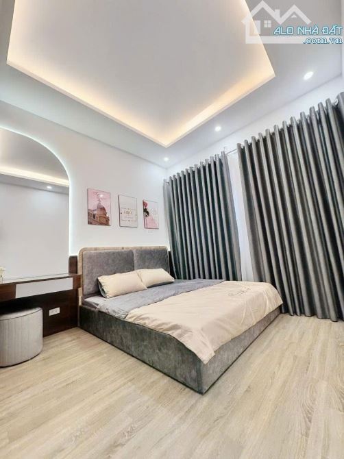 Đống Đa - Tôn Đức Thắng - Khâm Thiên - Ngõ rộng - 32 m - 4 Tầng - 4 PN - 5,6 tỉ.