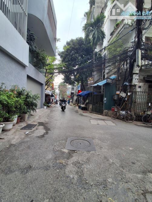 Hoàng Cầu Đống Đa, ngõ oto qua lại dân chí cao an ninh tốt sát công viên nở hậu