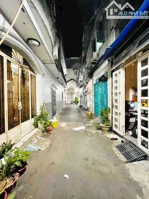 Căn nhà 1 trệt 2 lầu hẻm xe hơi ngay P.16 Gò Vấp.