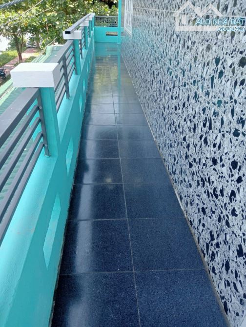 Nhà 2 mặt tiền Triệu Quang Phục ngang 18.6m