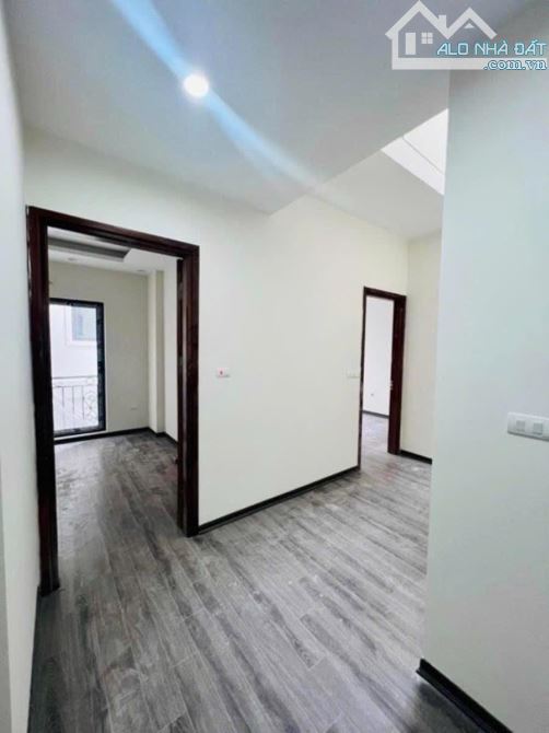 CCMN PHỐ NGUYỄN SƠN 6T-THANG MÁY, DÒNG TIỀN 60TR/THÁNG- Ô TÔ ĐỖ CỔNG