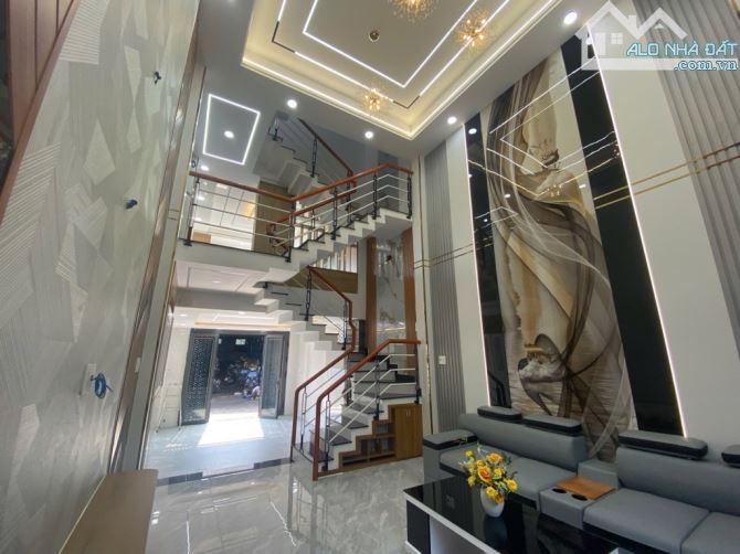 nhà đẹp ngay eaon bình tân hẻm 8m sát mặt tiền 4tầng dtsd 208m2 dọn vào ở ngay
