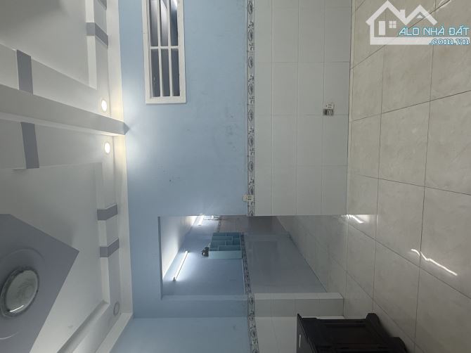 Nhà đường 4m,  Ngay Trạm thu phí lái thiêu. 5x12m 1 lầu