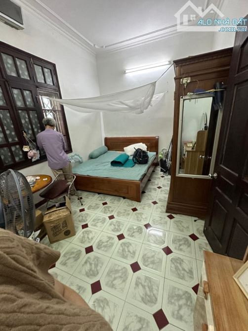 Bán nhà Khuất Duy Tiến, 68m2, 4 tầng, ô tô tránh, KD, 17.5 tỷ