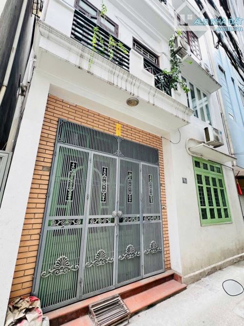 BÁN NHÀ TRƯƠNG CÔNG GIAI GẦN CV CẦU GIẤY, 38m2*4T*7m, GIÁ 8.5TỶ, NGÕ THÔNG, NHÀ DÂN TỰ XÂY