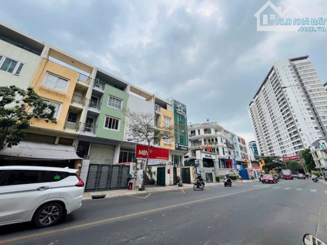 Chính Chủ Bán Gấp Nhà MT Phổ Quang P9 Quận Phú Nhuận.: 5x18m - Hầm 4Tầng - Gía 24,5Tỷ