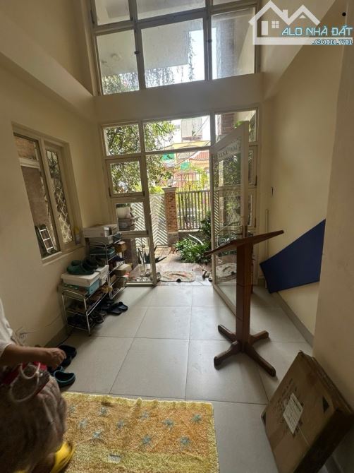 Bán gấp nhà đẹp ở ngay mặt tiền khu đường số, có Hầm, 130m2, 7T, ngang 6.5m, chỉ 25.7 tỷ.